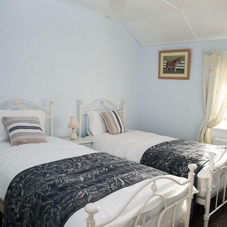 Barney'S Lodge Malin Esterno foto