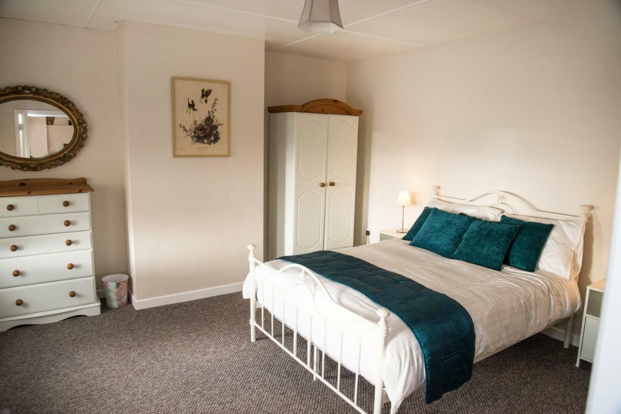 Barney'S Lodge Malin Esterno foto